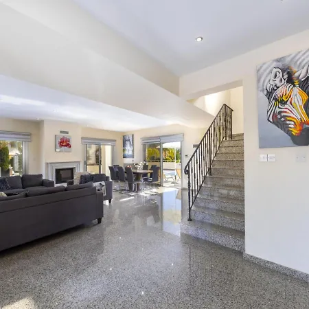 Picture Renting Your 5 Star With Beautiful Private Pool, 1525 * Πρωταράς