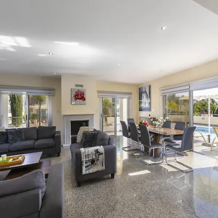 Picture Renting Your 5 Star With Beautiful Private Pool, 1525