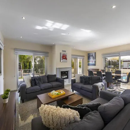 Picture Renting Your 5 Star With Beautiful Private Pool, 1525 *